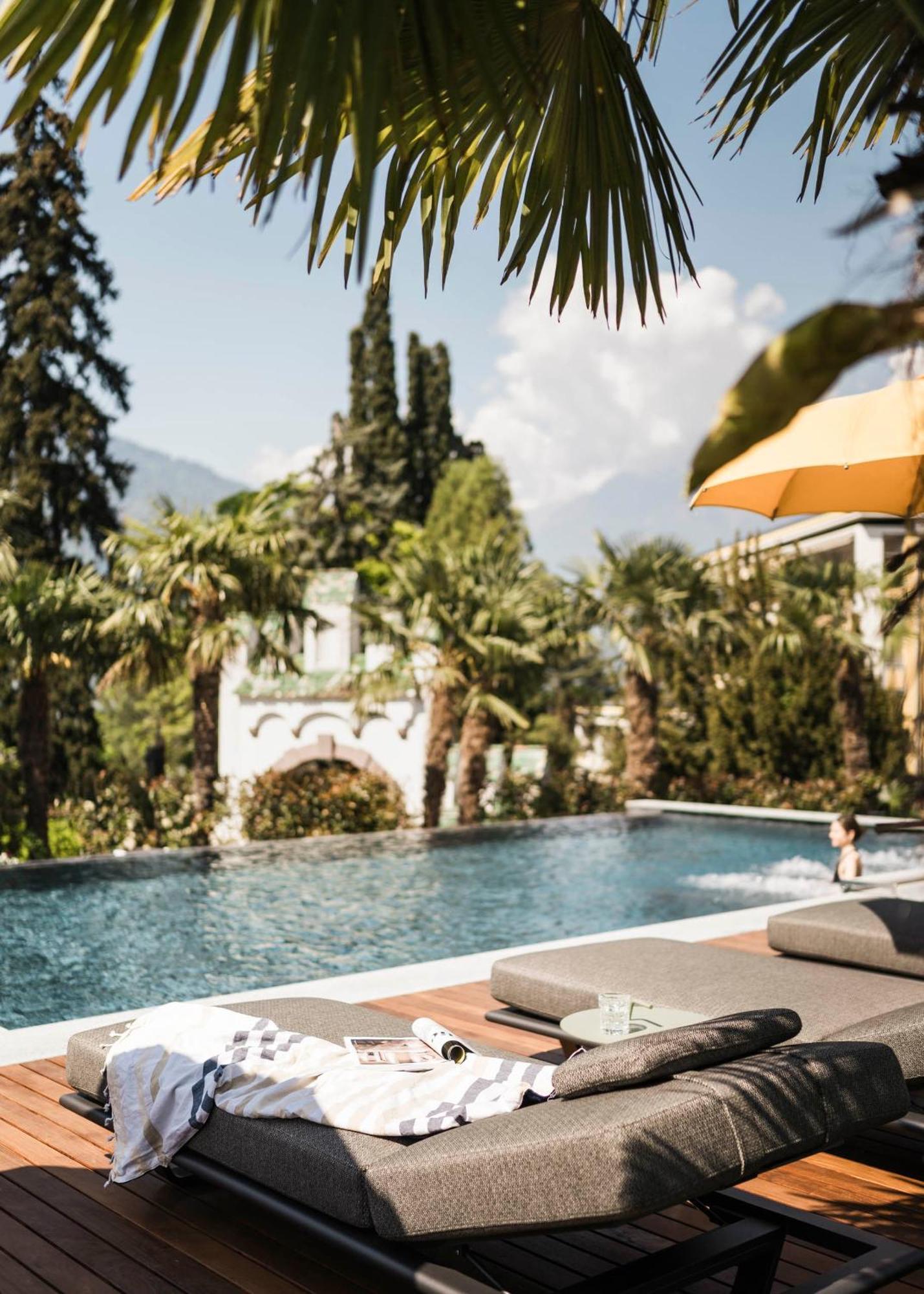 Hotel Sonnenburg Merano Exterior photo