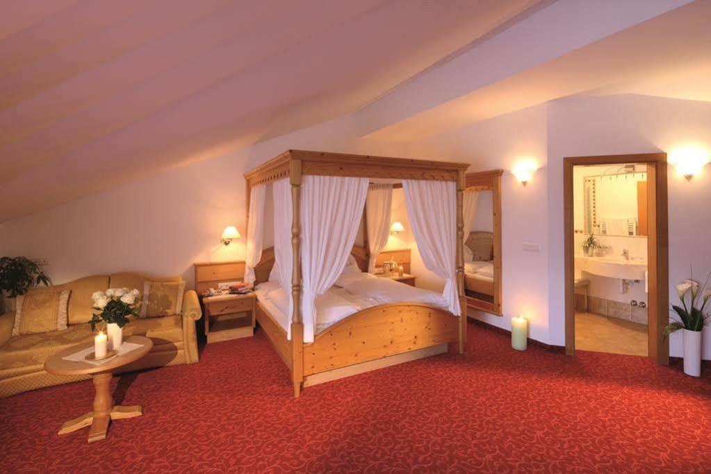 Hotel Sonnenburg Merano Exterior photo