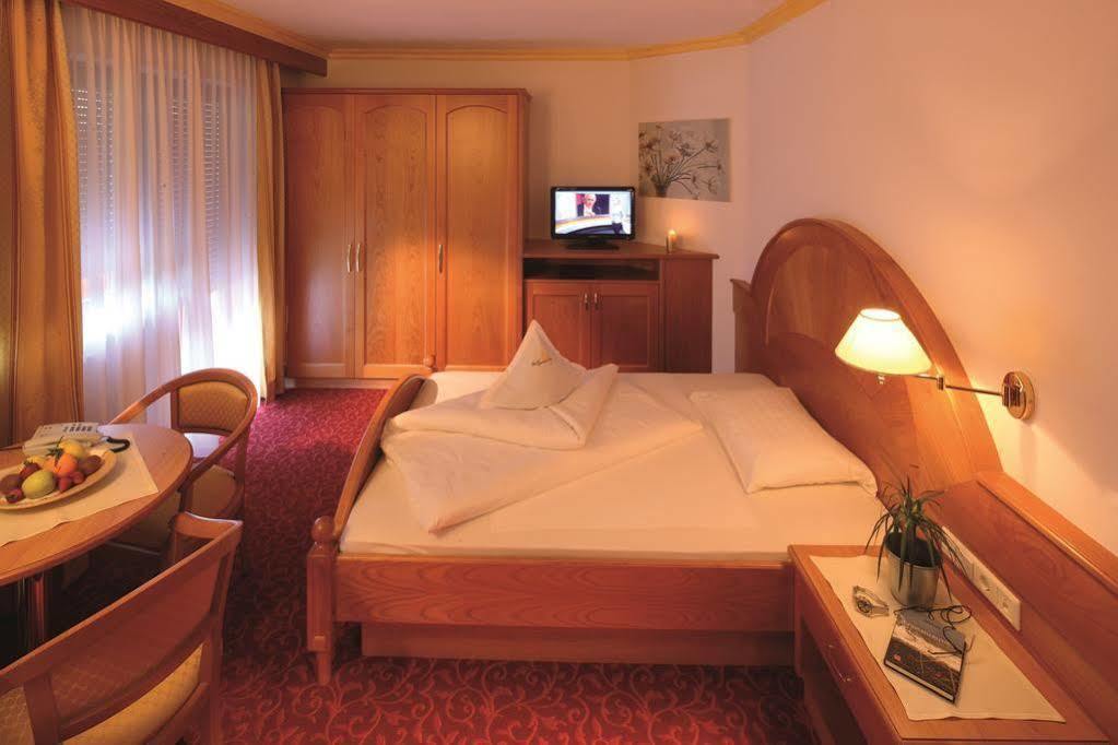 Hotel Sonnenburg Merano Exterior photo