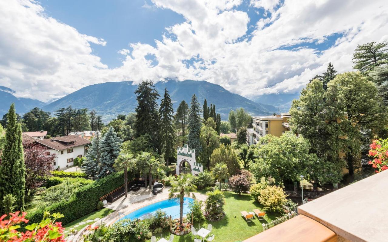 Hotel Sonnenburg Merano Exterior photo